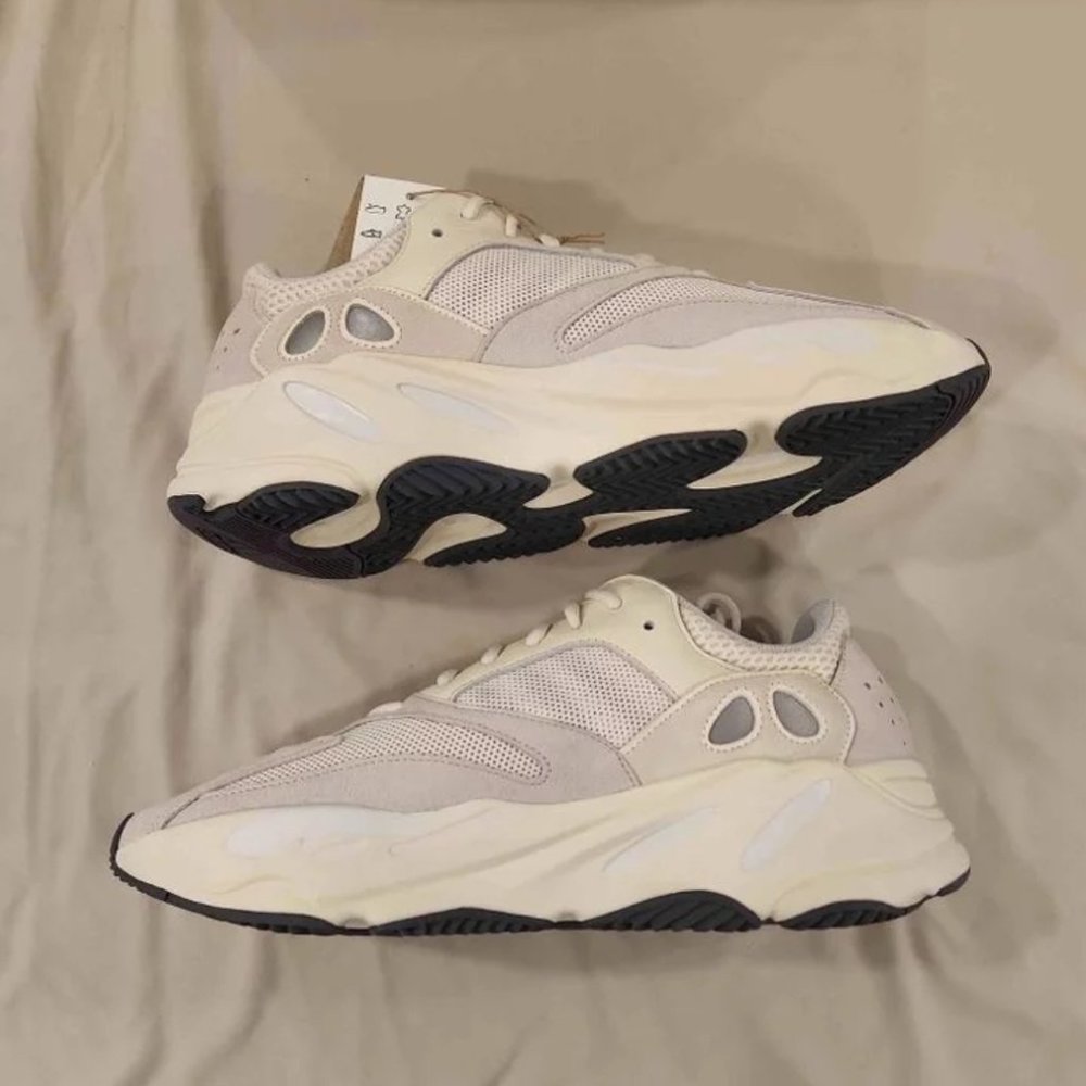 Yeezy Boost 700 Adidas Analog EG7596 M Size 12 NEW in Box